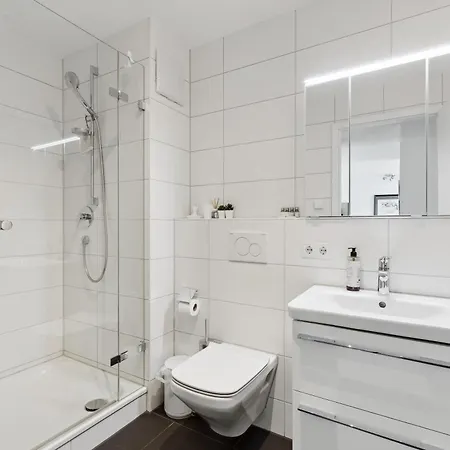 Exquis 2br Luxus Rolf Benz I Parken I Netflix I Stadtmitte I Familienfreundlich I Mercedes-benz Appartement *