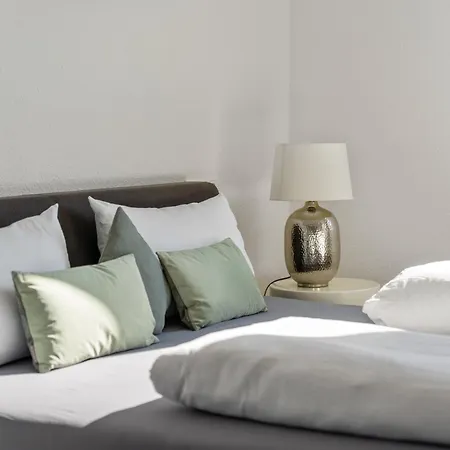 Exquis 2br Luxus Rolf Benz I Parken I Netflix I Stadtmitte I Familienfreundlich I Mercedes-benz Appartement *