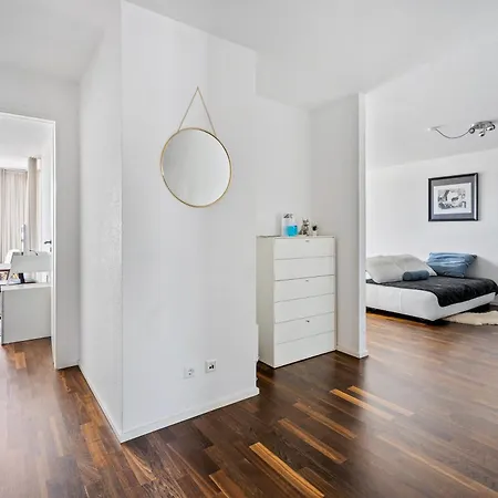 Exquis 2br Luxus Rolf Benz I Parken I Netflix I Stadtmitte I Familienfreundlich I Mercedes-benz Appartement Böblingen