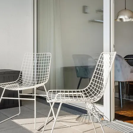 Exquis 2br Luxus Rolf Benz I Parken I Netflix I Stadtmitte I Familienfreundlich I Mercedes-benz