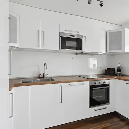 Appartement Exquis 2br Luxus Rolf Benz I Parken I Netflix I Stadtmitte I Familienfreundlich I Mercedes-benz